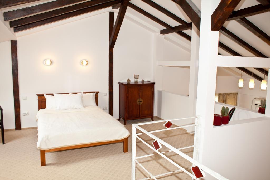 Hotel Belleville Ιάσιο Δωμάτιο φωτογραφία