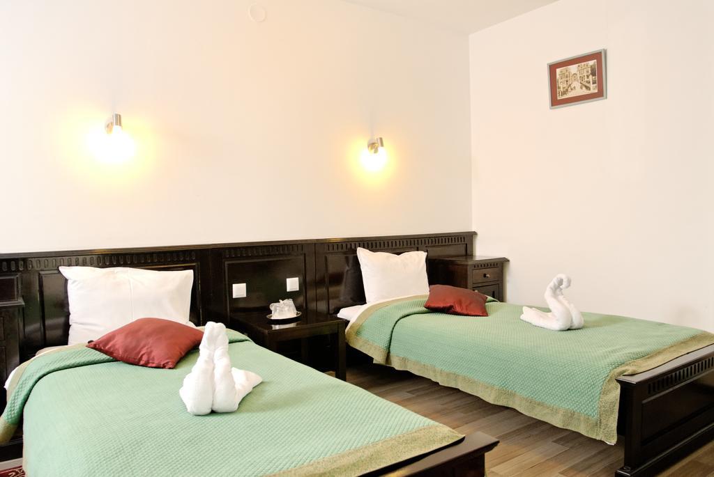 Hotel Belleville Ιάσιο Εξωτερικό φωτογραφία