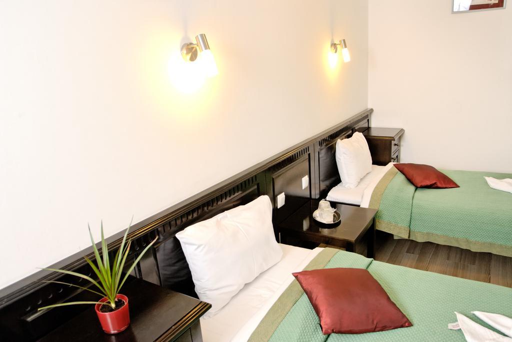 Hotel Belleville Ιάσιο Εξωτερικό φωτογραφία
